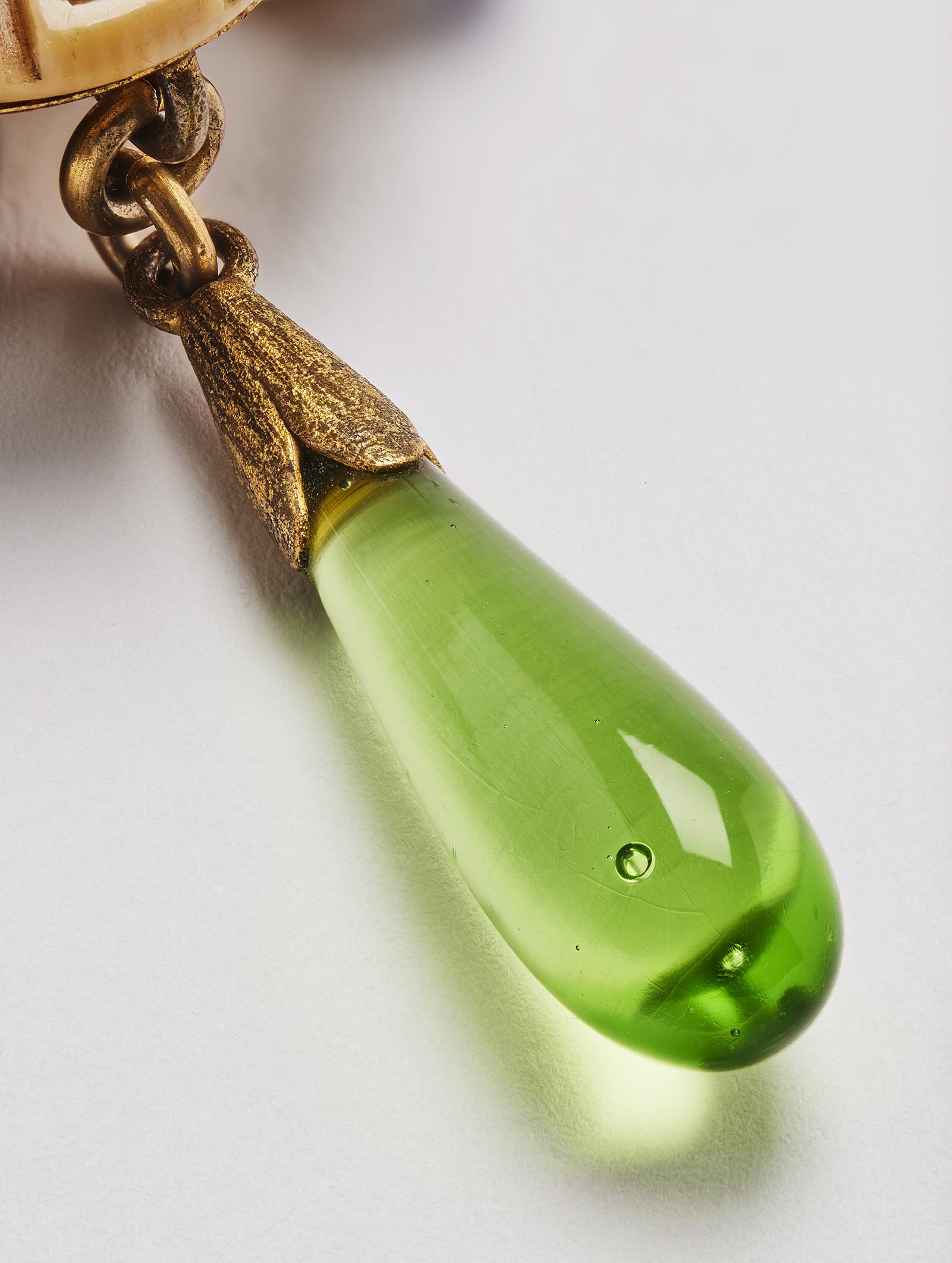 /image/ressources-numeriques/bijoux de scene/6.jpg