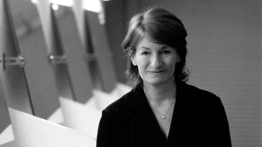 Muriel Mayette-Holtz
