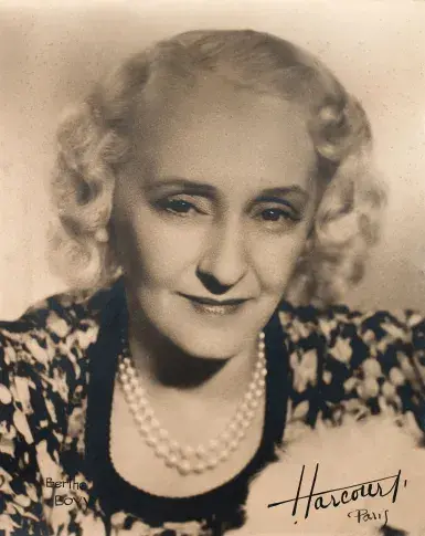 Berthe Bovy, sociétaire de la Comédie-Française de 1920 à 1941. Photographie du Studio Harcourt