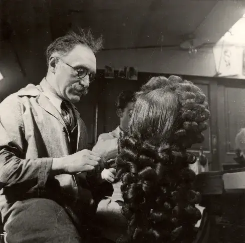 Georges Chaplain, chef du service Coiffures et Perruques de 1918 à 1938 et de 1957 à 1961
