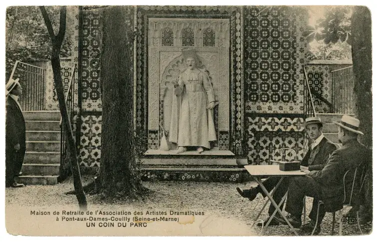 Maison de Retraite de l’Association des Artistes Dramatiques à Pont-aux-Dames-Couilly, un coin du Parc