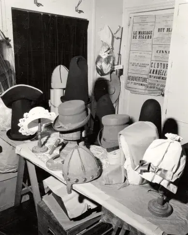 L’atelier des modistes, [1974]