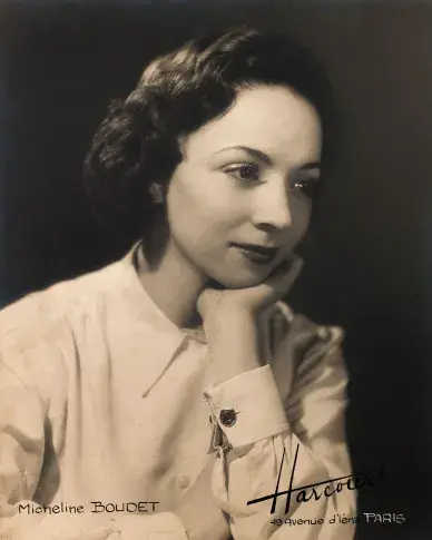 Micheline Boudet, sociétaire de la Comédie-Française de 1950 à 1971. Photographie du Studio Harcourt