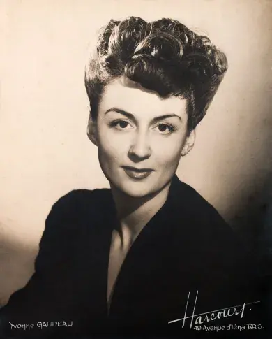 Yvonne Gaudeau, sociétaire de la Comédie-Française de 1950 à 1986. Photographie du Studio Harcourt