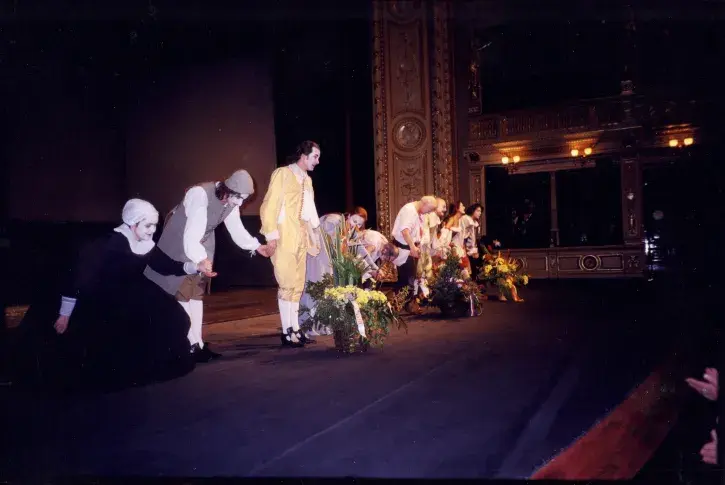 Tournée en République tchèque, à Prague, 1999. "Les Fourberies de Scapin" de Molière, saluts