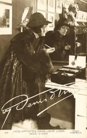 Denis d'Inès dans sa loge