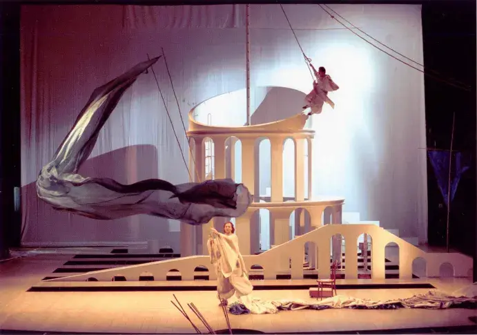 « Amphitryon », 2002, mise en scène d’Anatoli Vassiliev, avec Jérôme Pouly (Mercure), Eric Génovèse (la Nuit)
