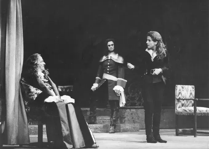 "La Fourmi dans le corps" de Jacques Audiberti, mise en scène d'André Barsacq, 1962, avec Henri Rollan, Georges Descrières, Thérèse Marney