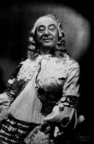 Raimu, rôle de Monsieur Jourdain dans « Le Bourgeois gentilhomme », 1944. Photographie du Studio Harcourt