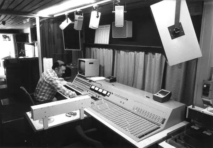 Salle Richelieu, console de mixage du son, vers 1970