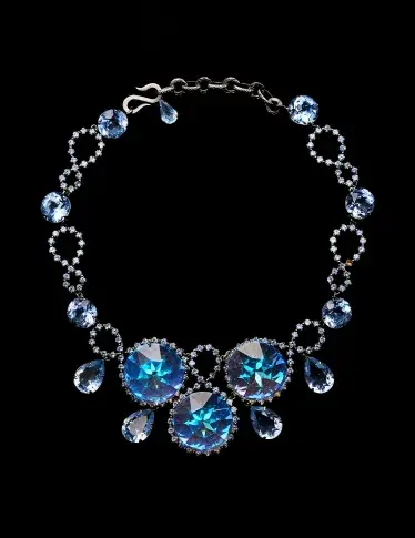 Collier aux pierres bleues ayant appartenu à Béatrix Dussane, vers 1960