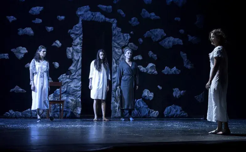 La Maison de Bernarda Alba 15/16