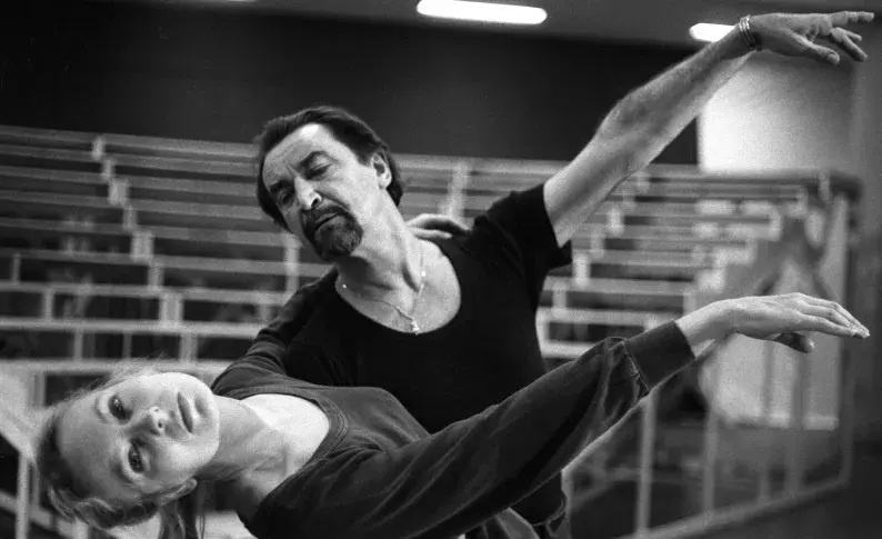 Répétitions des « Plaisirs de l’île enchantée » (réunit « Prologue », « Le Mariage Forcé », « La Princesse d'Élide », « Tartuffe »), mise en scène de Maurice Béjart, Salle Richelieu, 1980