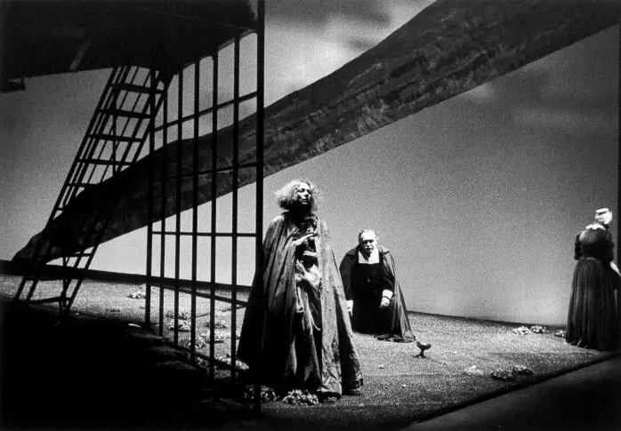 « Marie Stuart » de Schiller, traduction de François Rey, mise en scène de Bernard Sobel, Cloître de Villeneuve-lès-Avignon, 1983