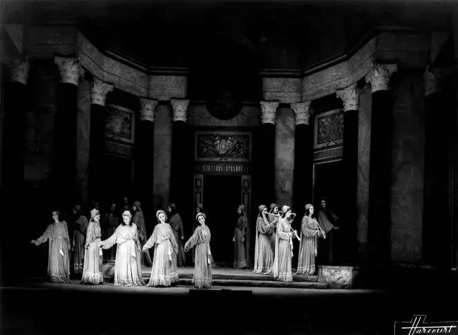 « Esther », tragédie en 3 actes en vers et un prologue de Jean Racine, mise en scène Georges Le Roy, chorégraphie de Roland Petit, Salle Richelieu, 1946