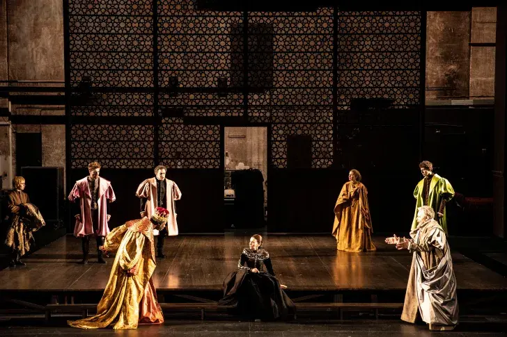 Photo du spectacle Le Cid (saison 2025-2026) avec Chahna Grevoz, Hippolyte Orillard, Bakary Sangaré, Clément Bresson, Suliane Brahim, Marie Oppert, Adrien Simion, Didier Sandre