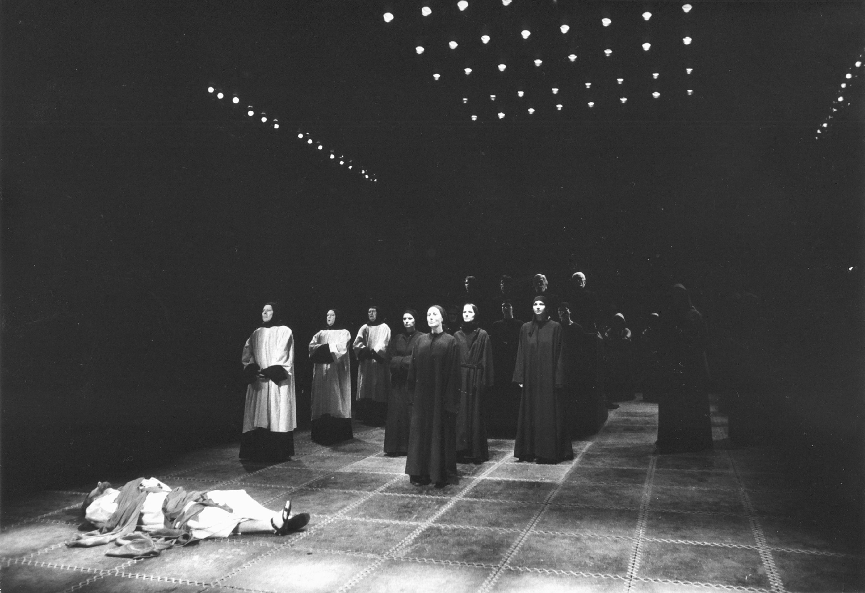 meurtre-dans-la-cathedrale-1978-photo.-claude-angelini