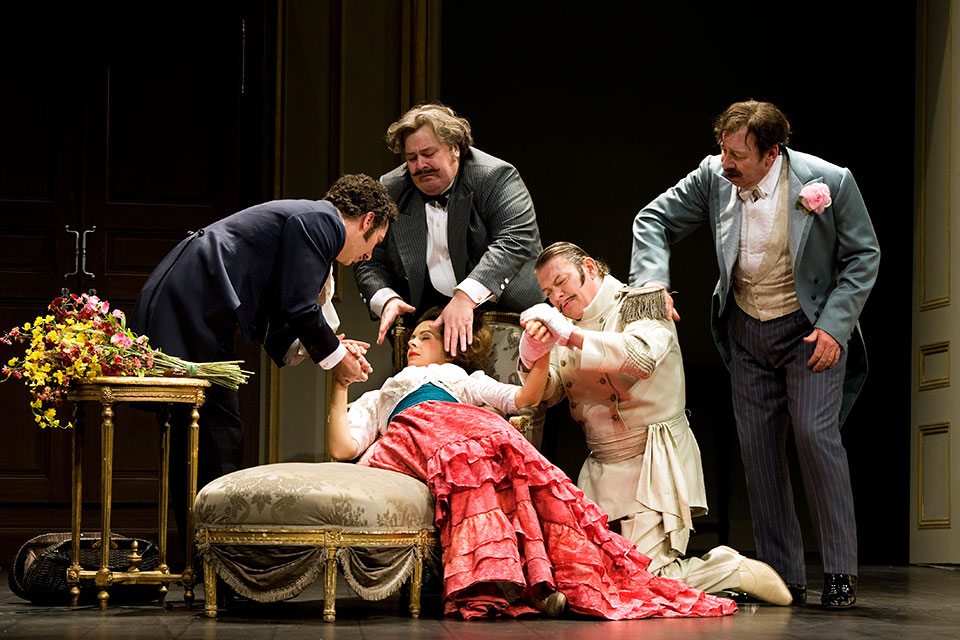 Un Fil A La Patte Comedie Francaise 2011 Un fil à la patte ・ Comédie-Française