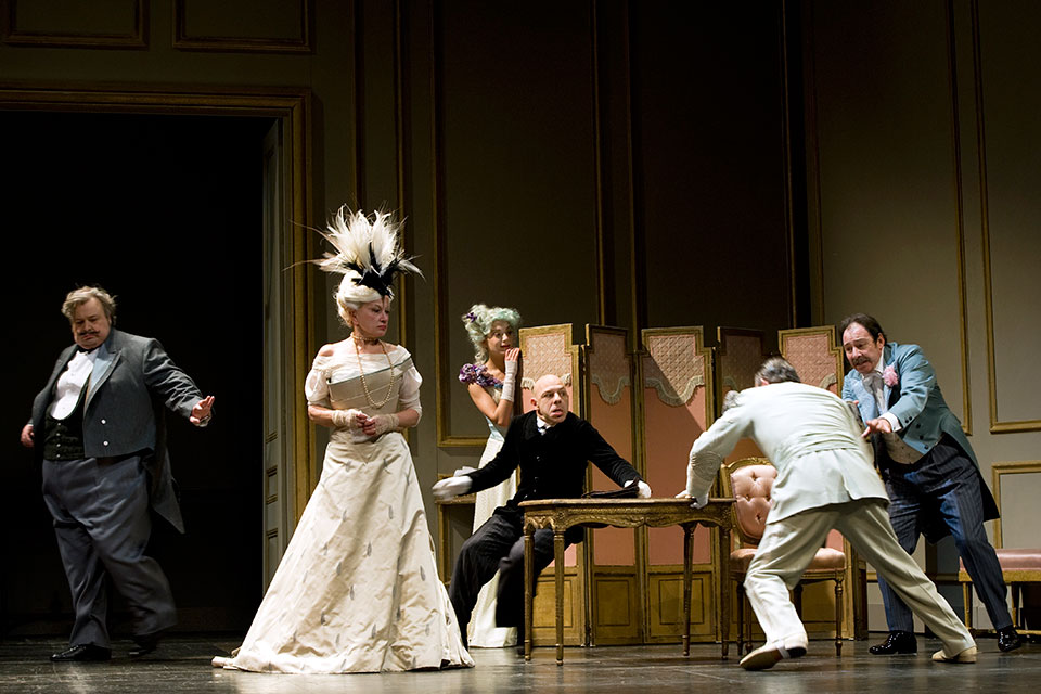Un Fil A La Patte Comedie Francaise 2011 Un fil à la patte ・ Comédie-Française